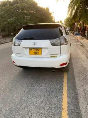 Toyota Harrier 2005 White
