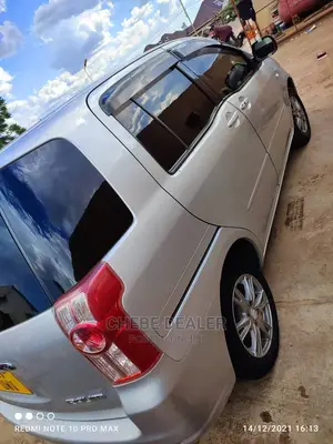 Toyota Raum 1.5 AWD 2008 Silver