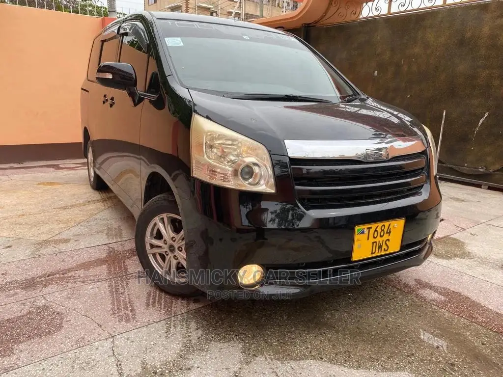 Toyota Noah 2008 Black