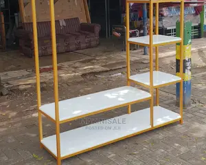 Kabati Zuri Sana La Nguo Chuma Na Mbao