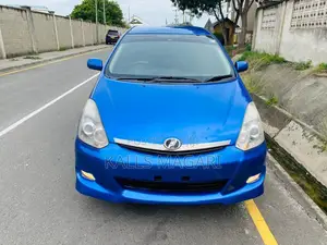 Toyota Wish 2004 Blue
