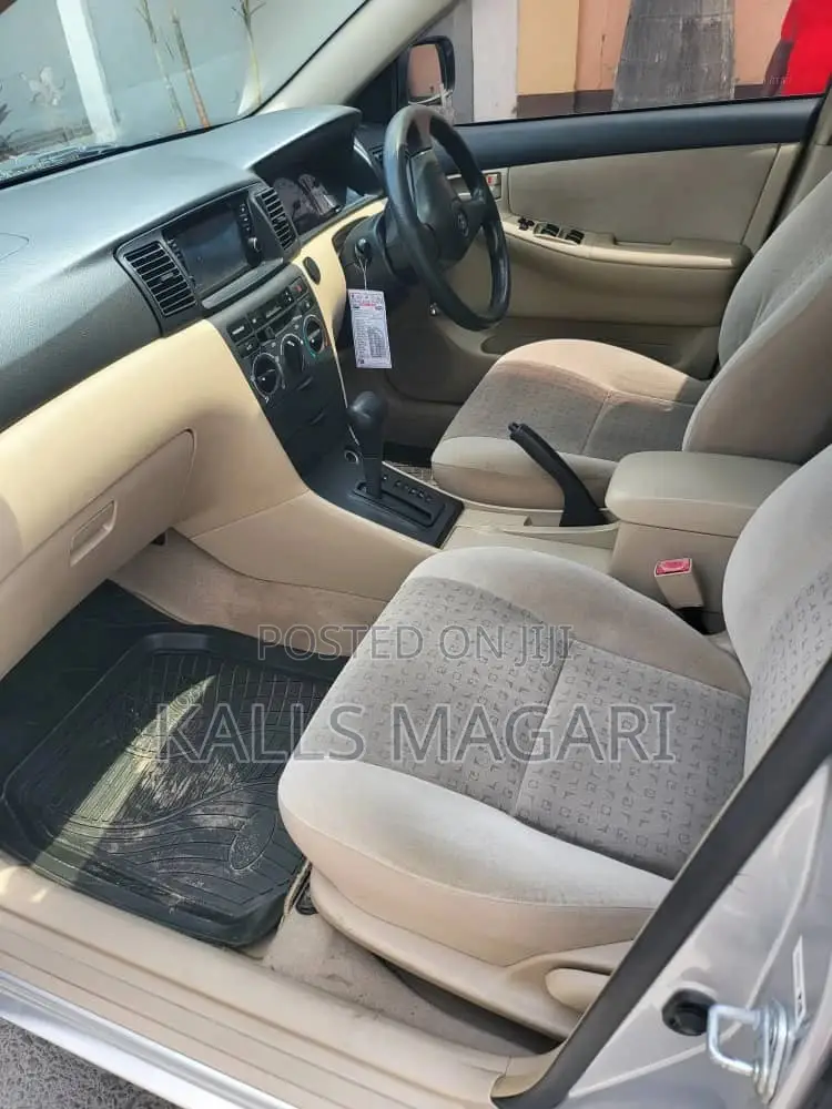Toyota Corolla RunX 2004 Silver