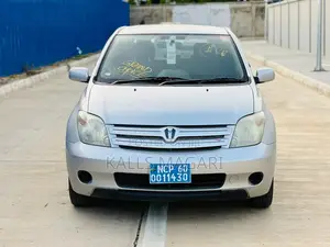 Toyota IST 2003 Silver