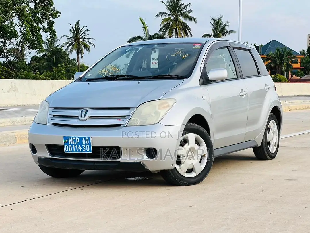 Toyota IST 2003 Silver