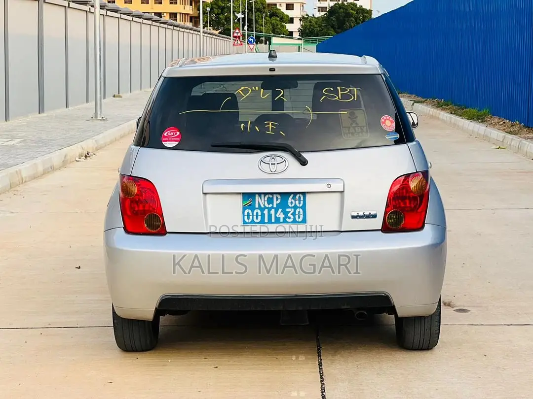 Toyota IST 2003 Silver