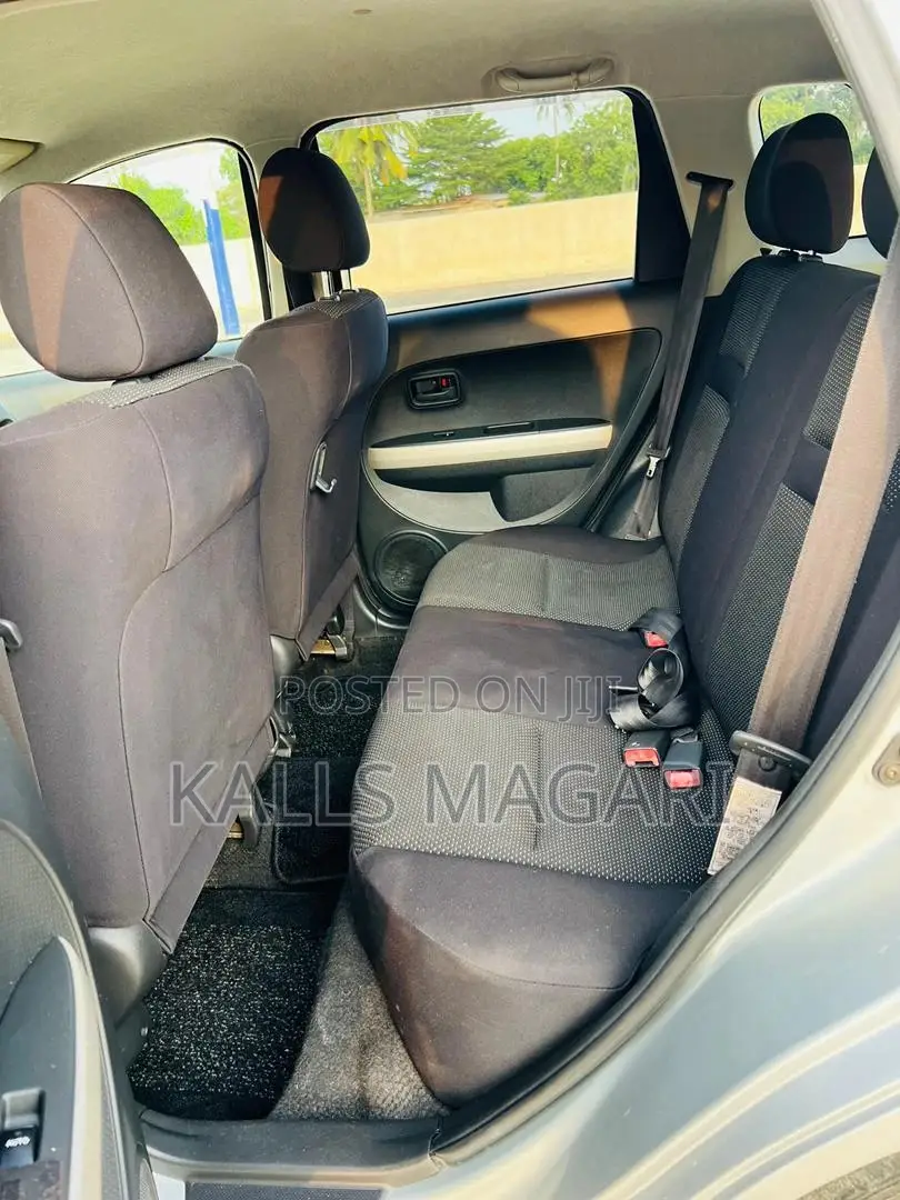 Toyota IST 2003 Silver