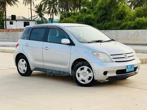 Toyota IST 2003 Silver