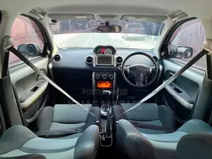 Toyota IST 2005