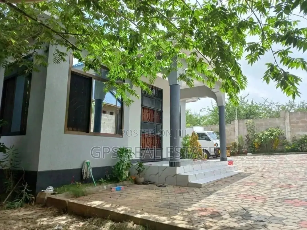 3bdrm House in Safari Mansa, Kinondoni for Sale