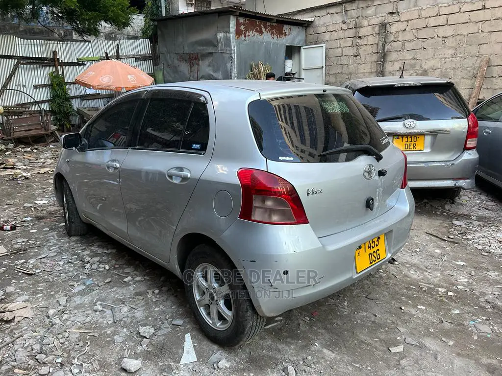Toyota Vitz 2006 1.0 FWD 3dr Silver