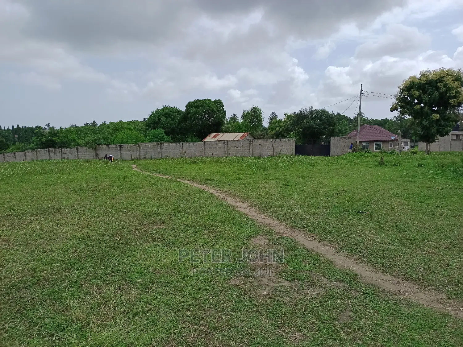 Kiwanja Tambarare Lami Mita100