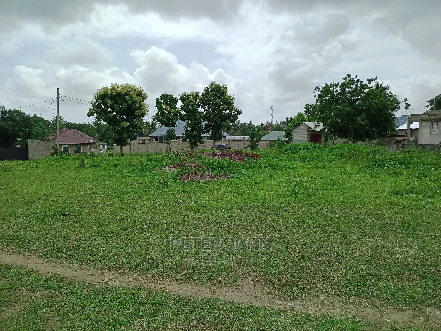 Kiwanja Tambarare Lami Mita100