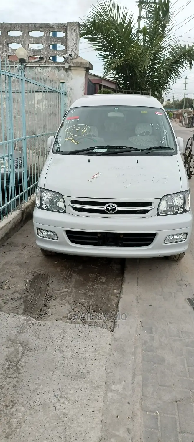 Toyota Lite-Ace 1999 Pearl