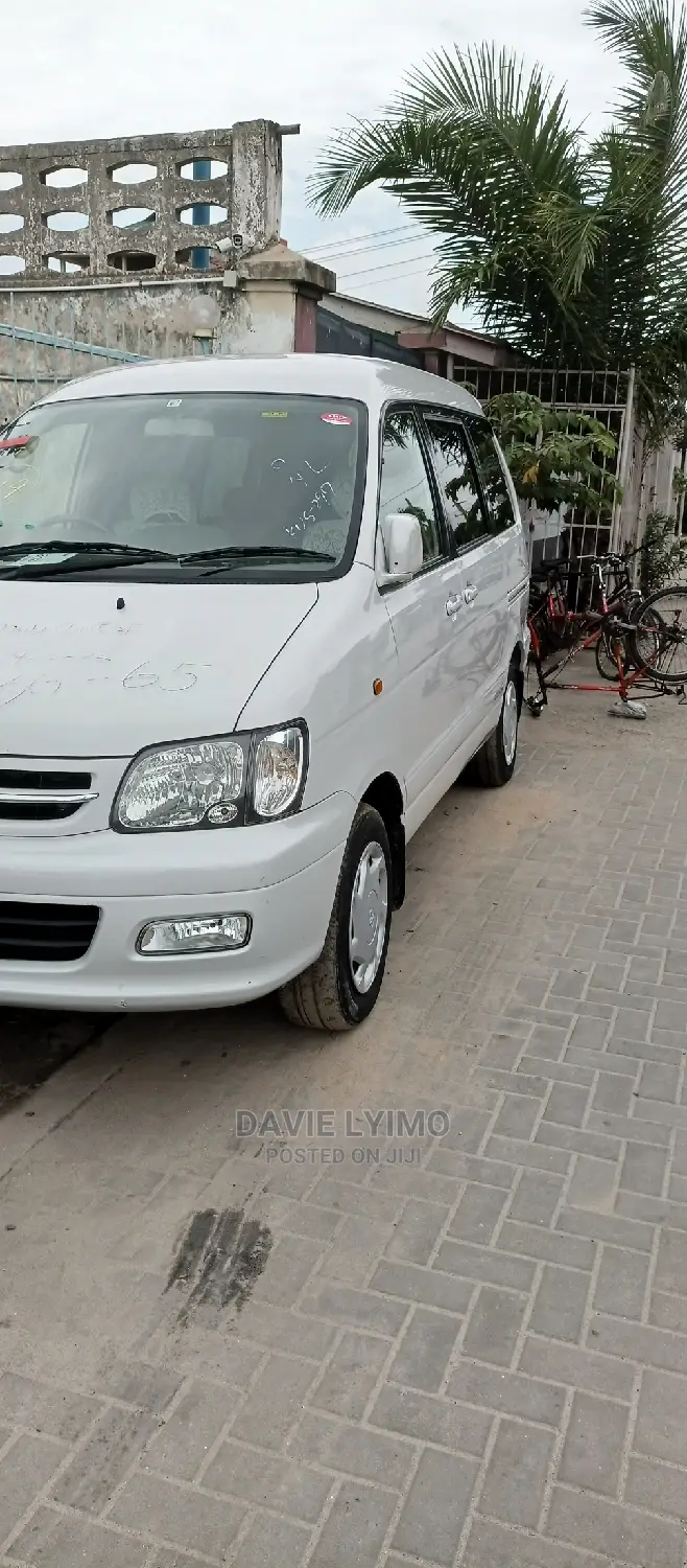 Toyota Lite-Ace 1999 Pearl