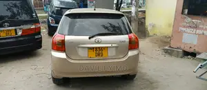 Toyota Corolla RunX 2002 Gold