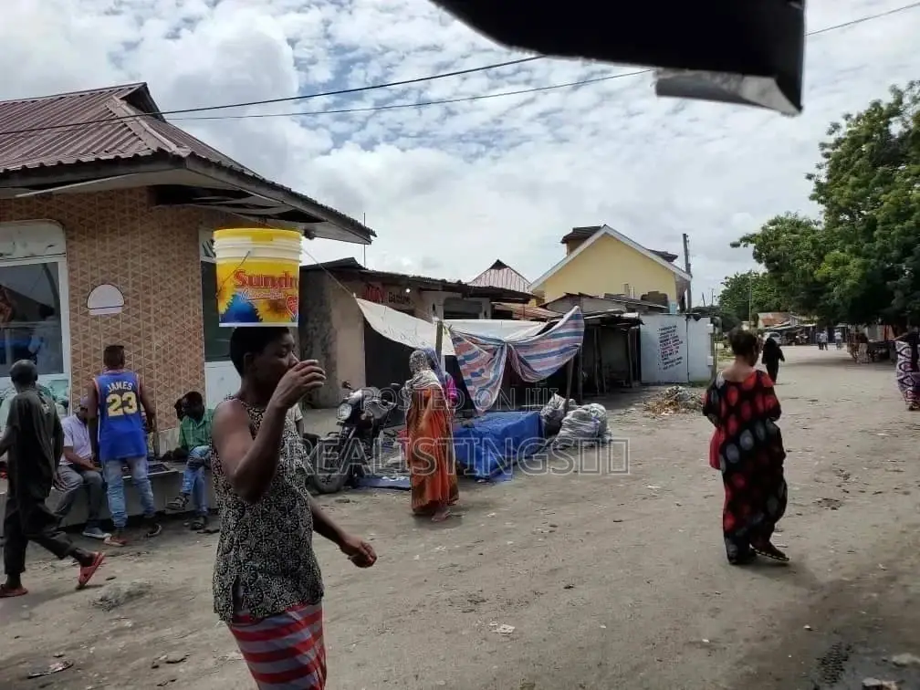 Eneo La Kibiashara Linauzwa, Mwananyamala - Dar Es Salaam