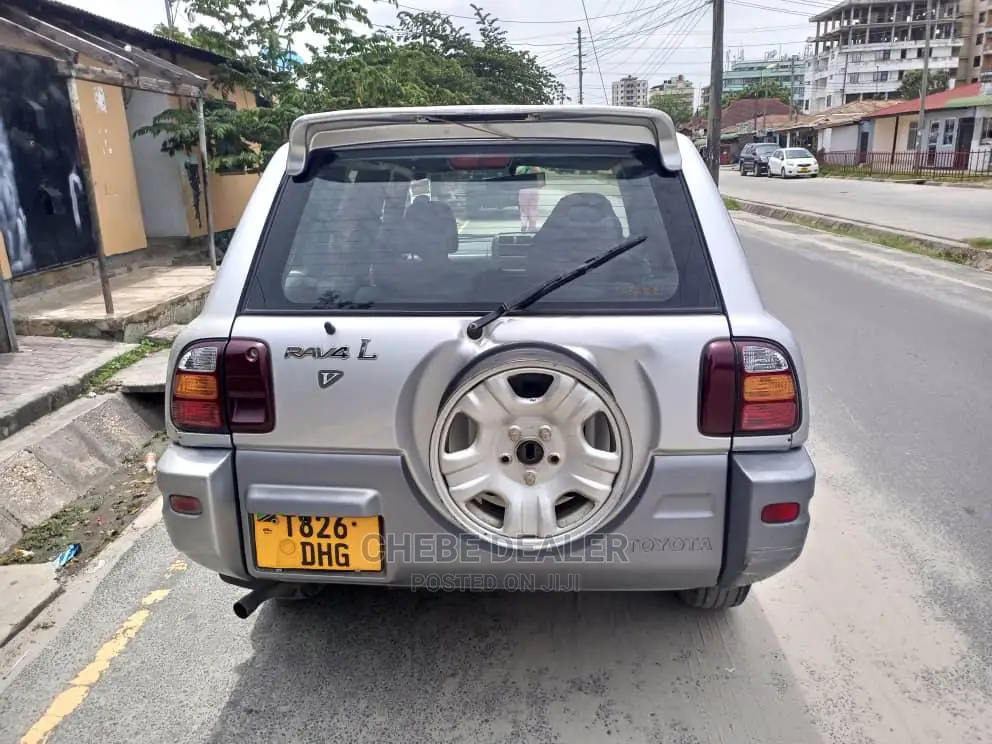 Toyota RAV4 1999 Base FWD Silver