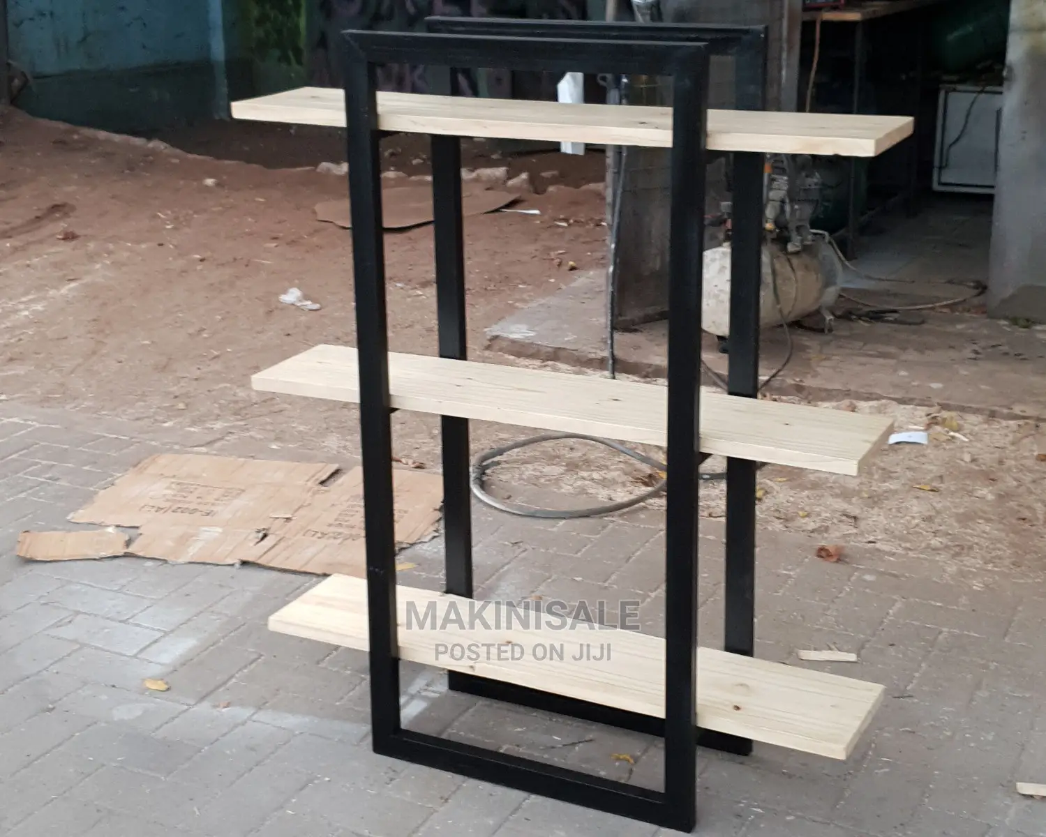 Shelf Zuri Sana Bei Yetu Ni Poa