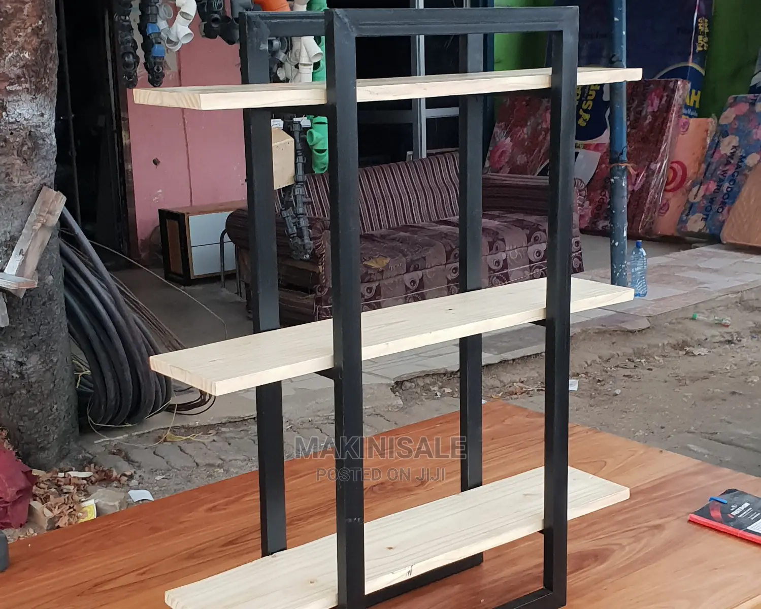 Shelf Zuri Sana Bei Yetu Ni Poa