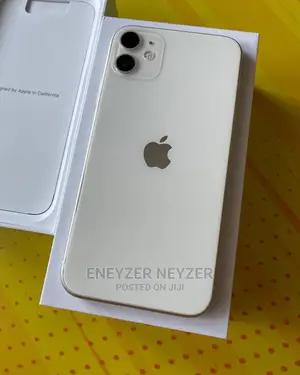 New Apple iPhone 11 64 GB White