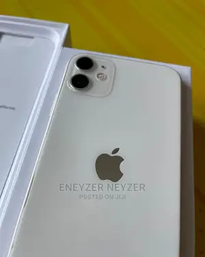 New Apple iPhone 11 64 GB White