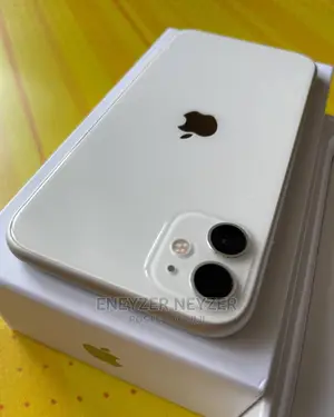 New Apple iPhone 11 64 GB White