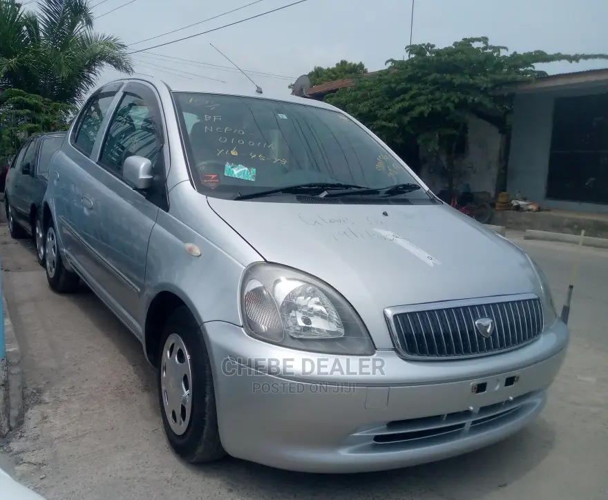 Toyota Vitz 2004 1.0 FWD 3dr Silver
