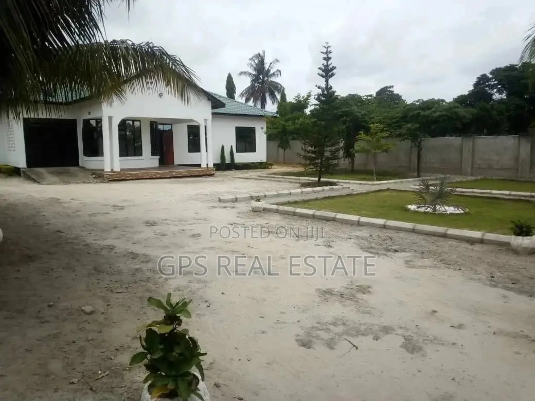 3bdrm House in Safari Mansa, Ilala for Sale