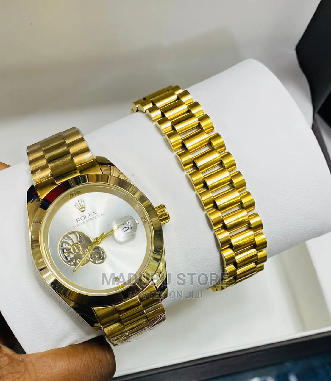 A Set of Watch and Bracelet