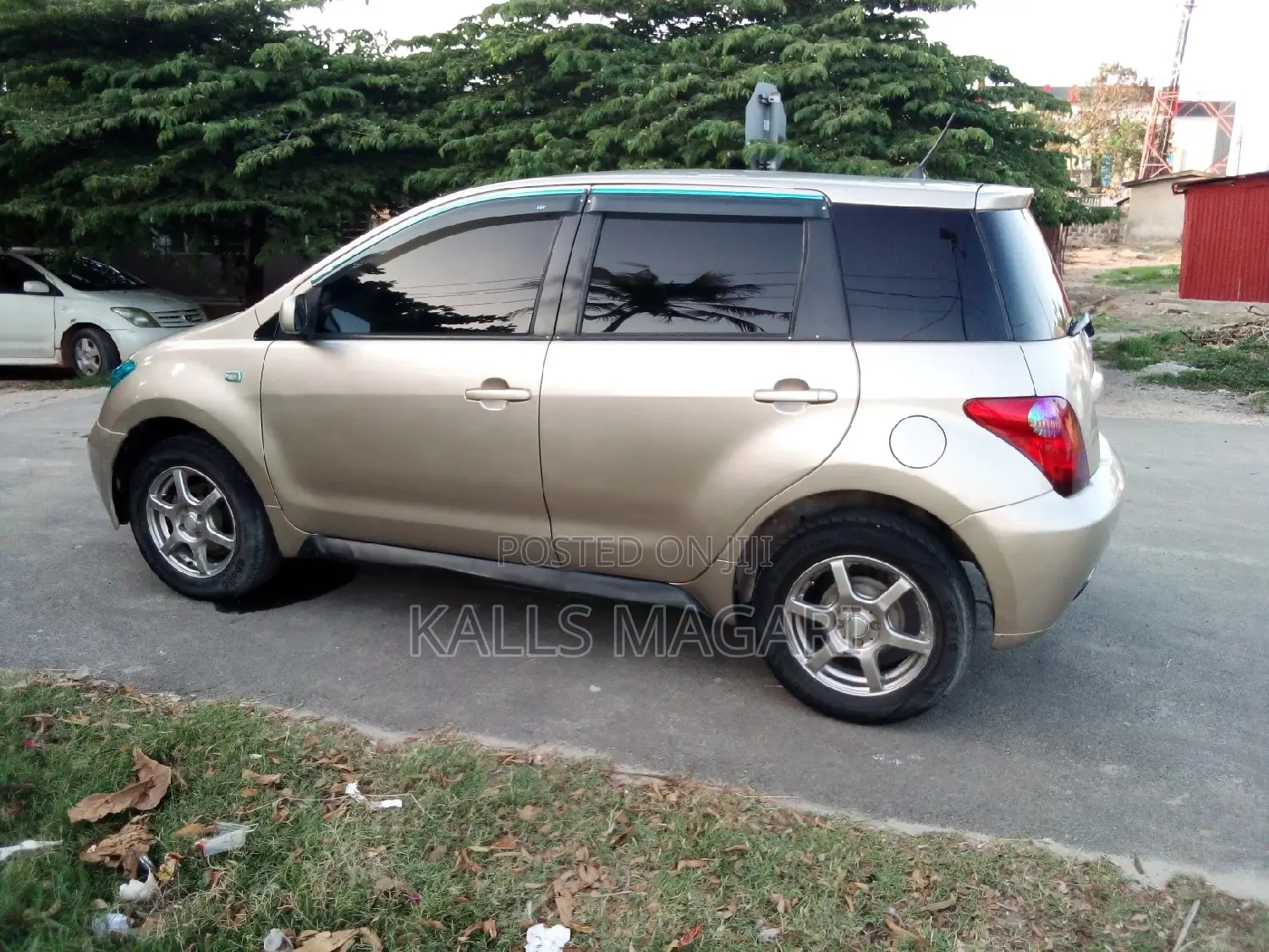 Toyota IST 2004