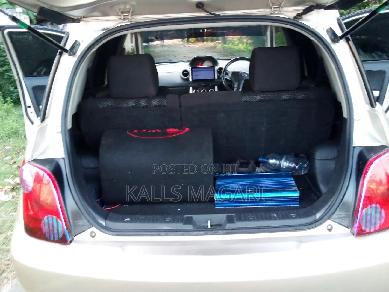 Toyota IST 2004