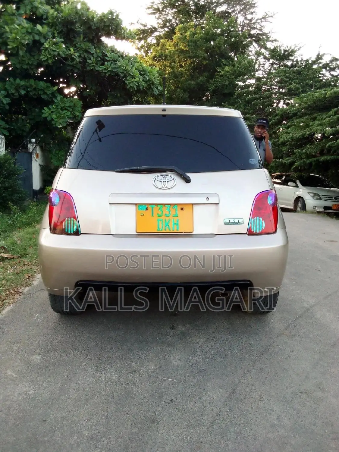 Toyota IST 2004