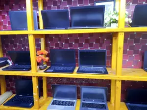 Laptop HP 14-Dq1088wm 4GB Intel Core I5 HDD 500GB