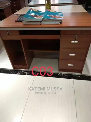 Meza Ya Ofici