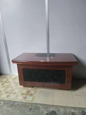 Meza Ya Ofis