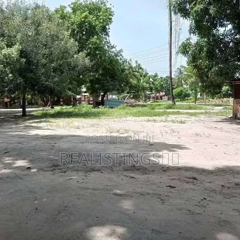 Inauzwa, 1.5 Acres Commercial Plot, Bunju - Dar