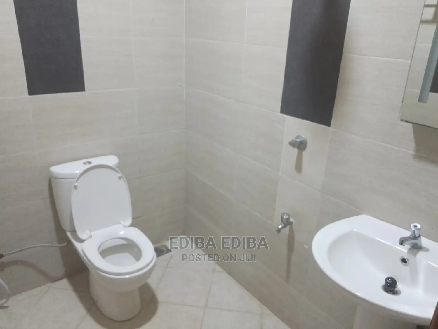 5bdrm House in Ediba Be Real Estate, Arusha for Rent