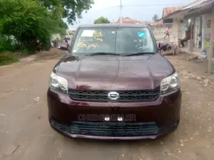 Toyota Corolla Rumion 2010 Hatchback 1.5 FWD Burgandy