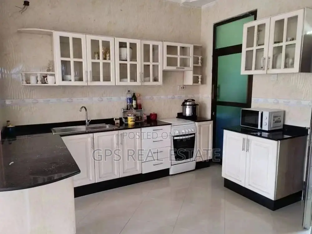 5bdrm House in Safari Mansa, Kigamboni for sale