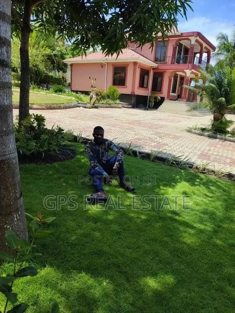 5bdrm House in Safari Mansa, Kigamboni for sale