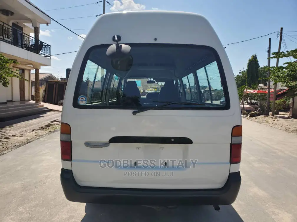 Toyota HiAce 2003 White