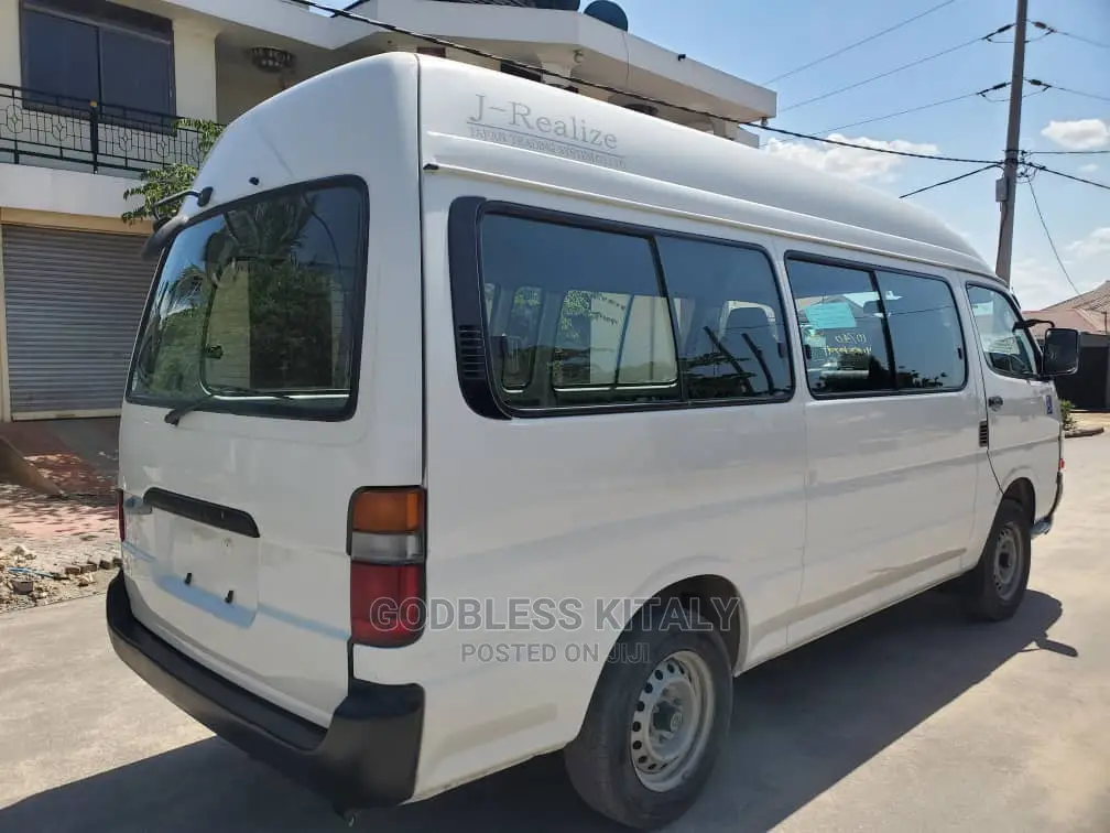 Toyota HiAce 2003 White