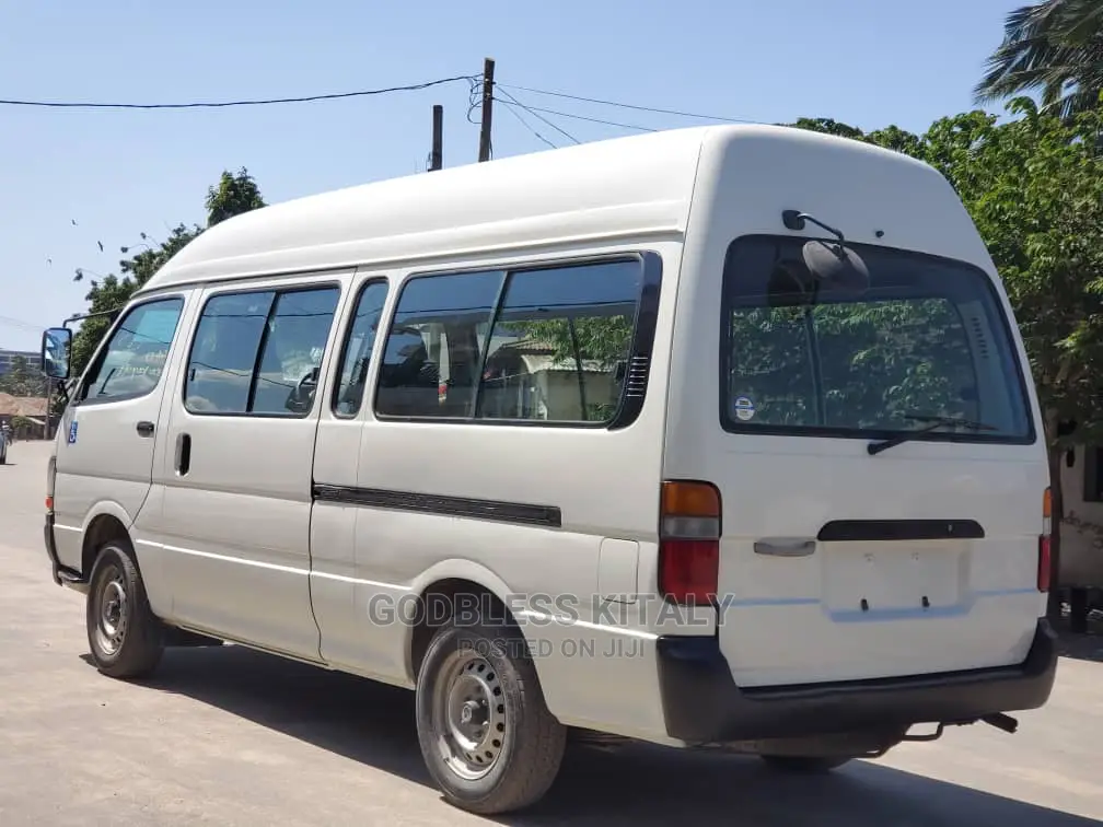 Toyota HiAce 2003 White