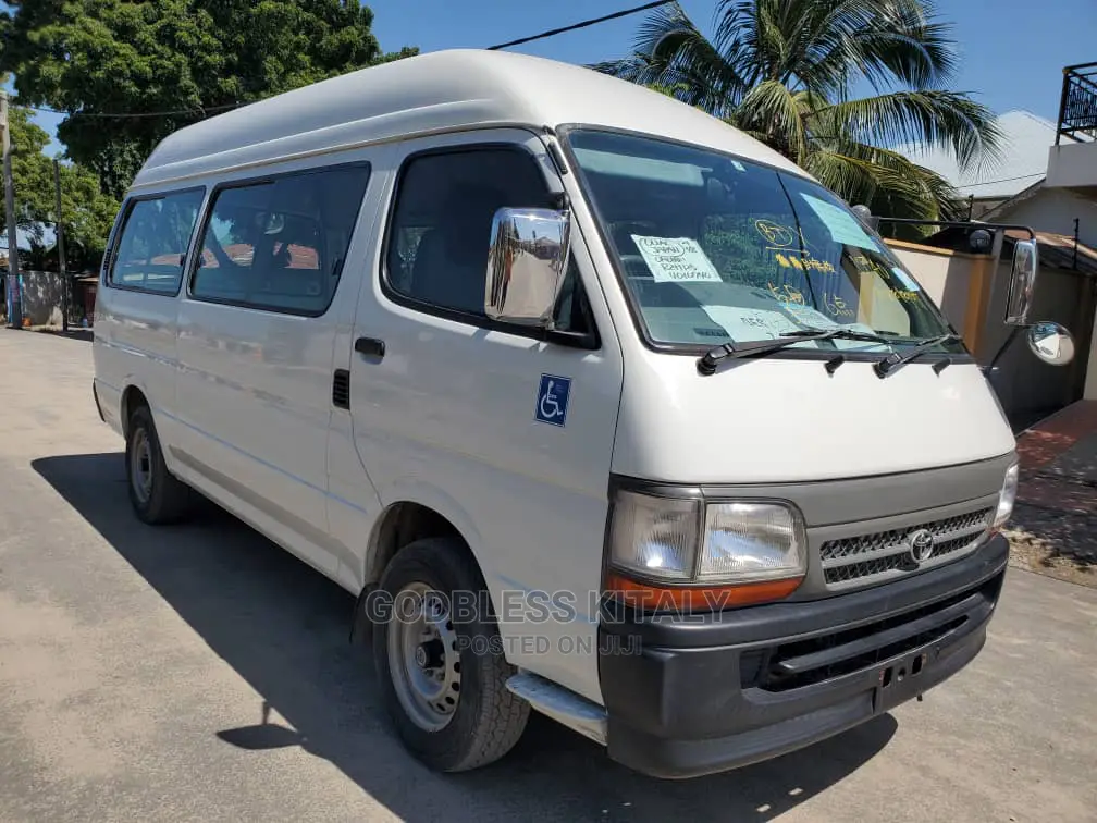 Toyota HiAce 2003 White
