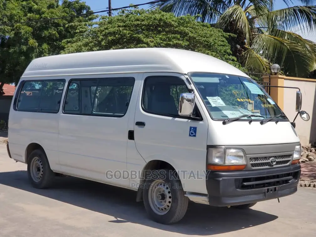 Toyota HiAce 2003 White