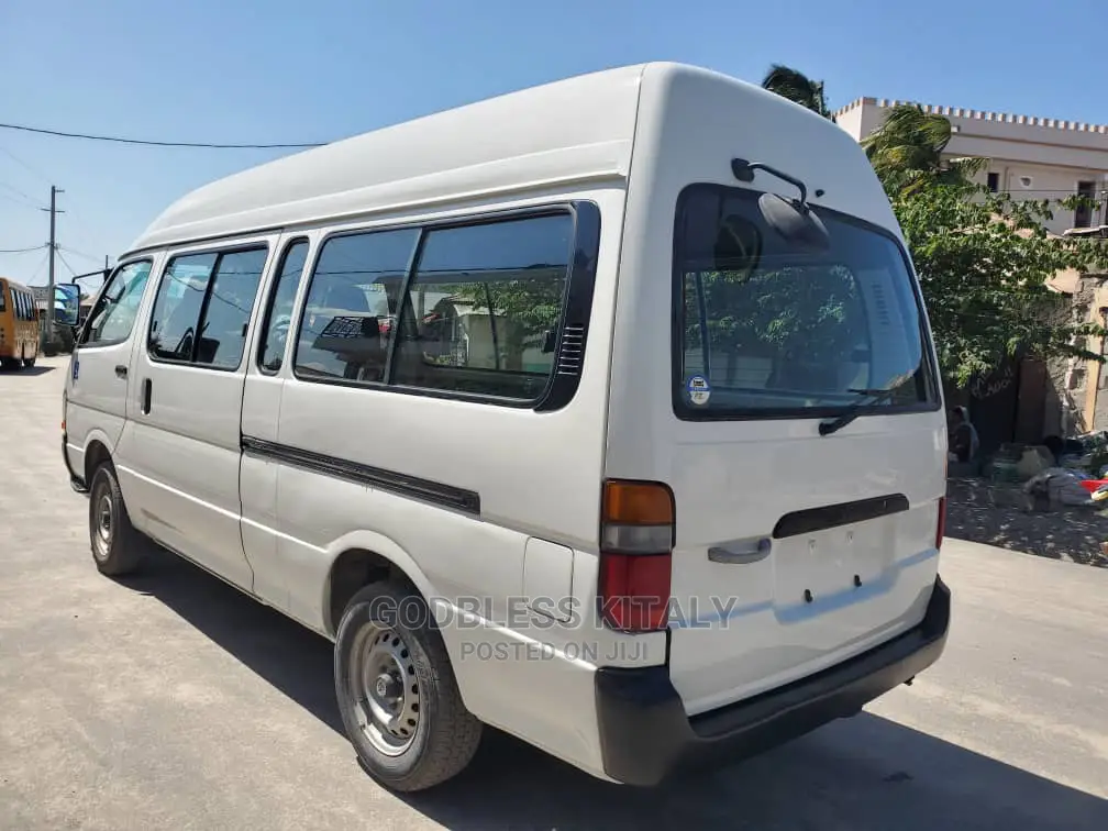 Toyota HiAce 2003 White
