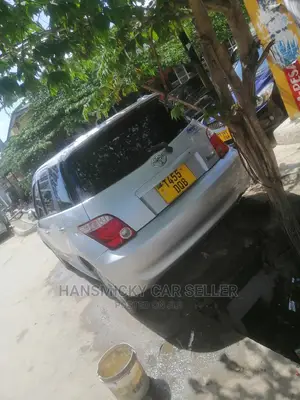 Toyota IST 2006 Silver