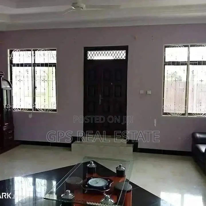 Hoise For Sale