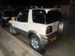 Toyota RAV4 1998 White