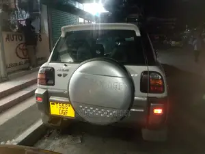 Toyota RAV4 1998 White